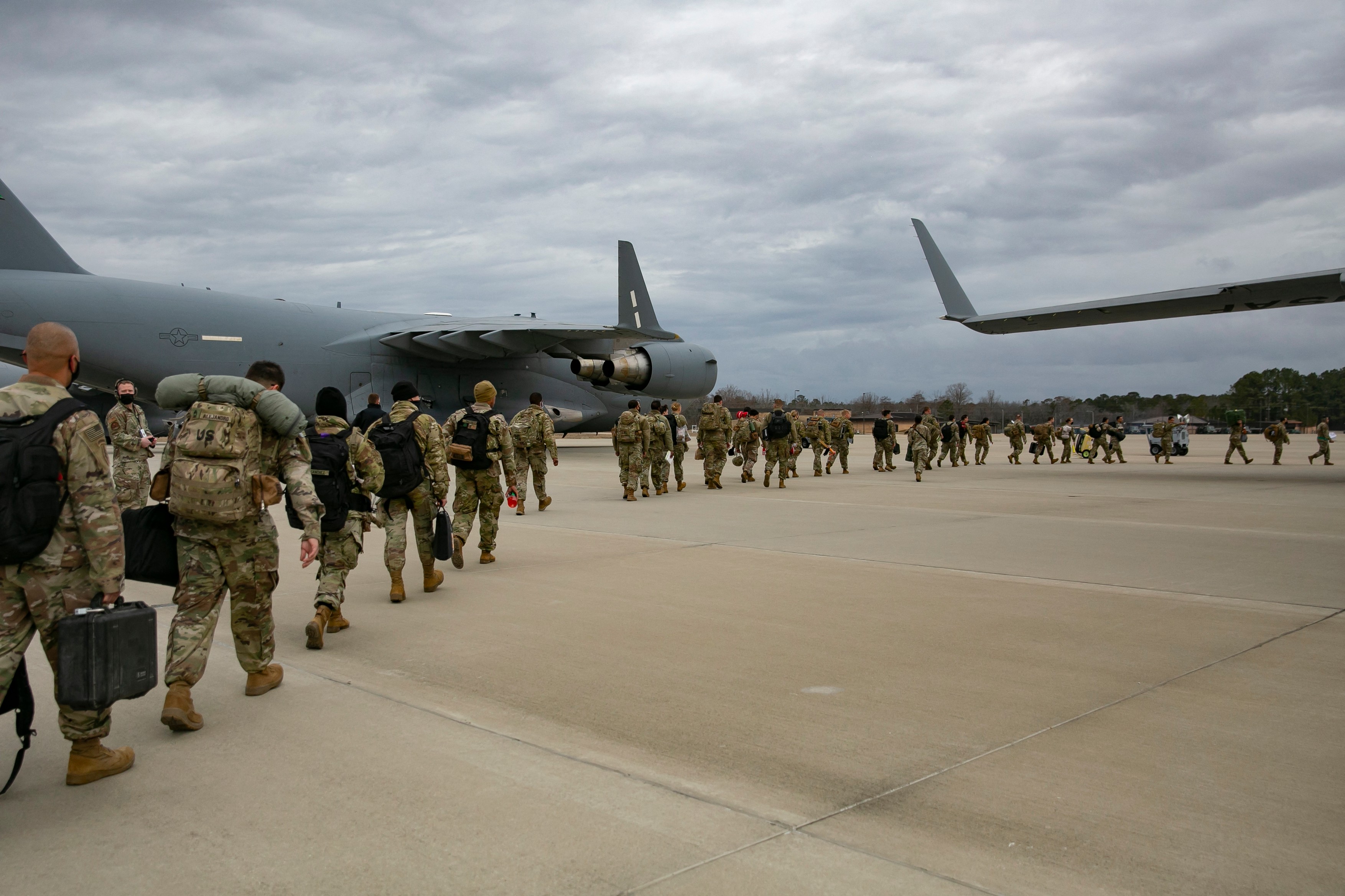 Primii militari americani trimiși în contextul crizei ucrainene au ajuns în Polonia