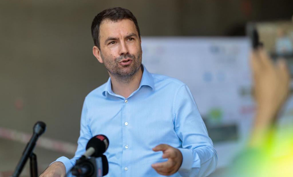 USR se grăbește cu alegerile pentru șefia partidului. Drulă: „Nu mai putem aștepta până în toamnă”