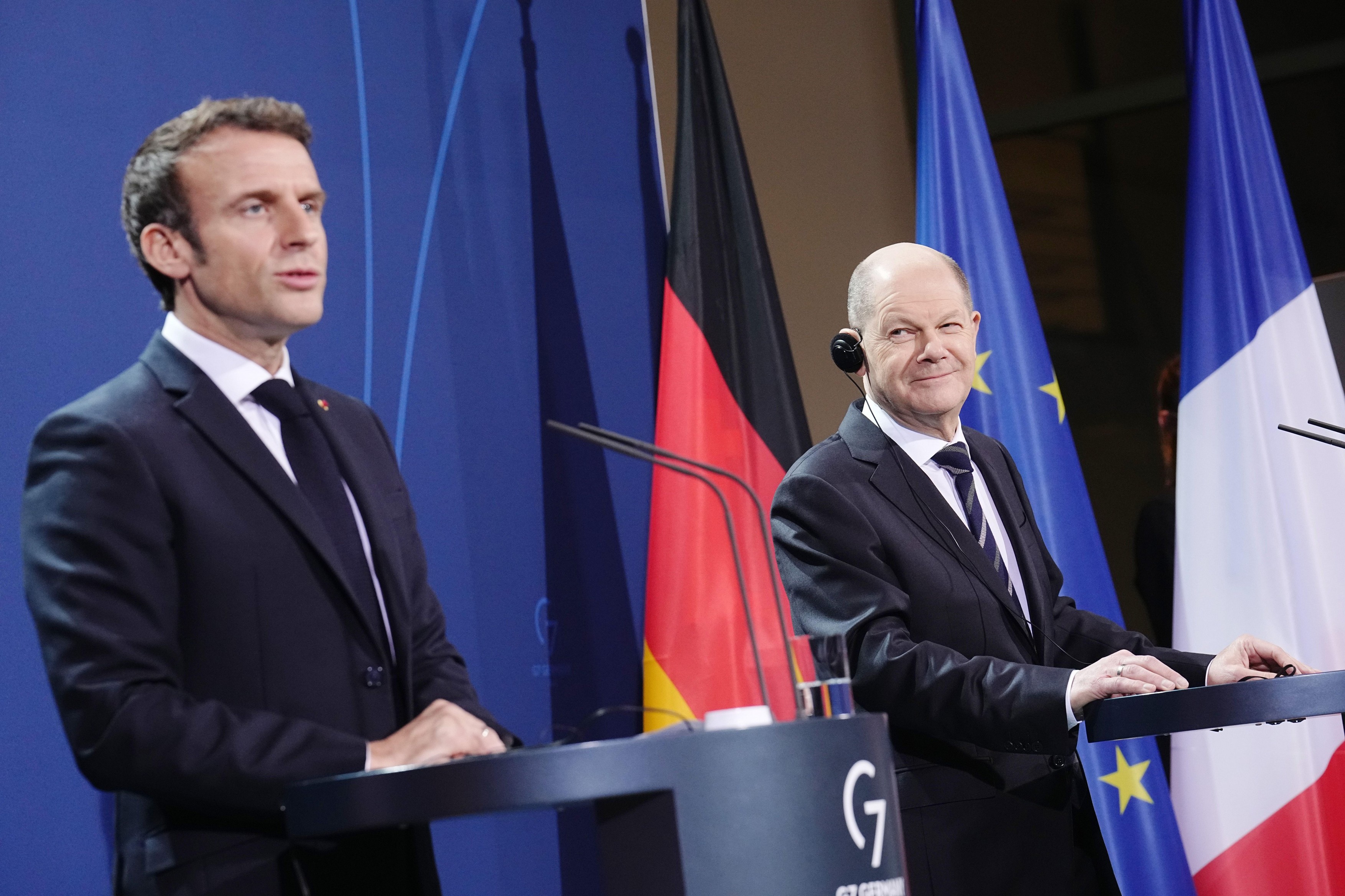 Macron spune că va discuta „în special cu Germania” pentru noi sancțiuni împotriva Rusiei cu privire la „cărbune și petrol”