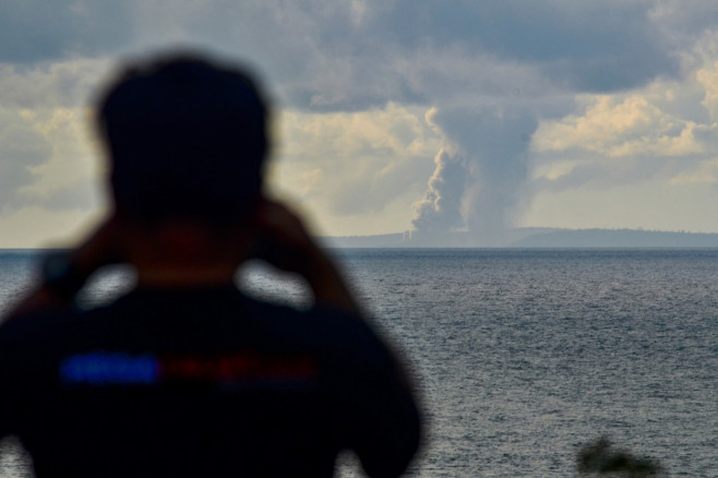 Vulcanul Anak Krakatau din Indonezia a erup