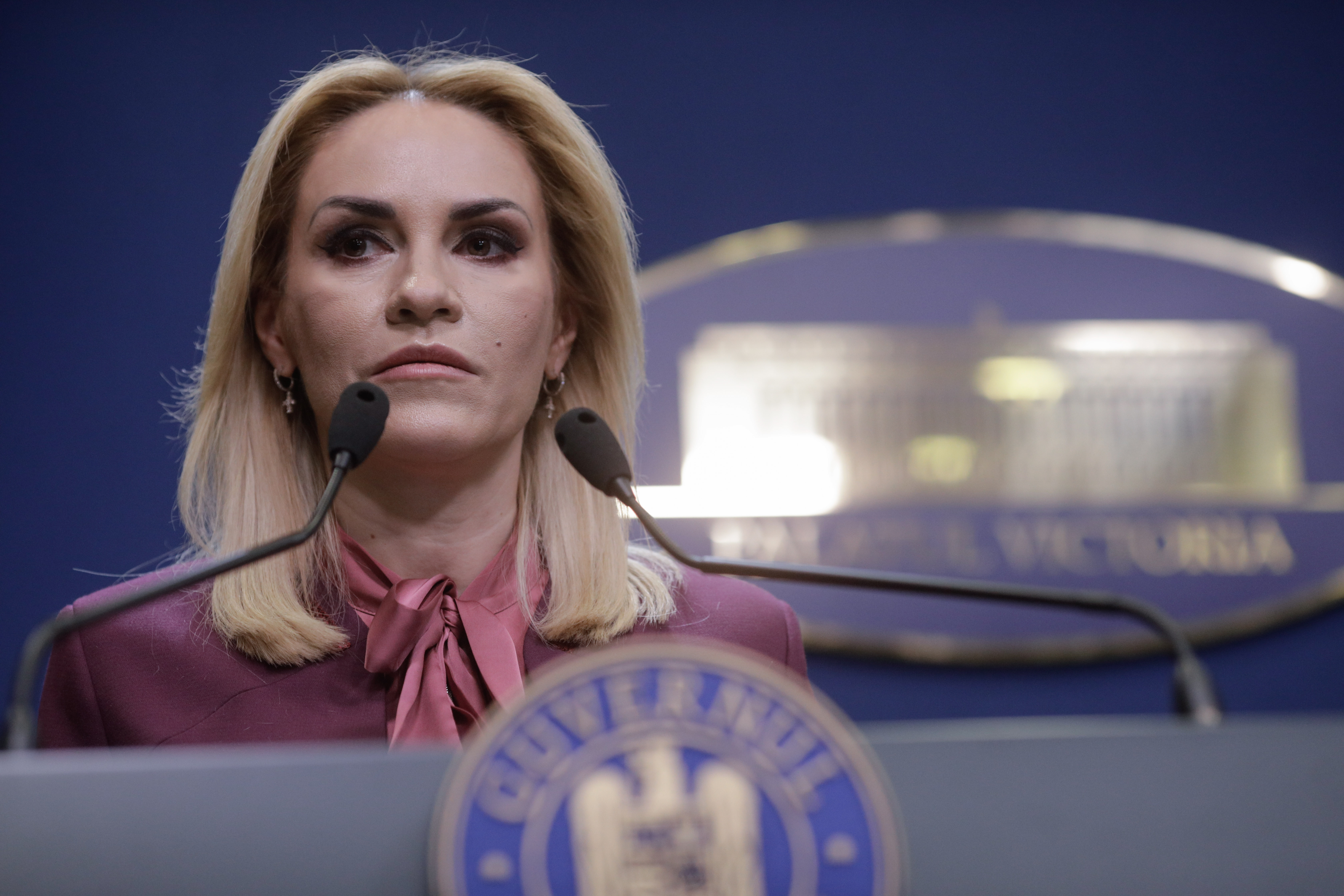 Firea: Mamele minore sunt o realitate în România. Ne dorim cifre crescute ale natalității, dar nu așa