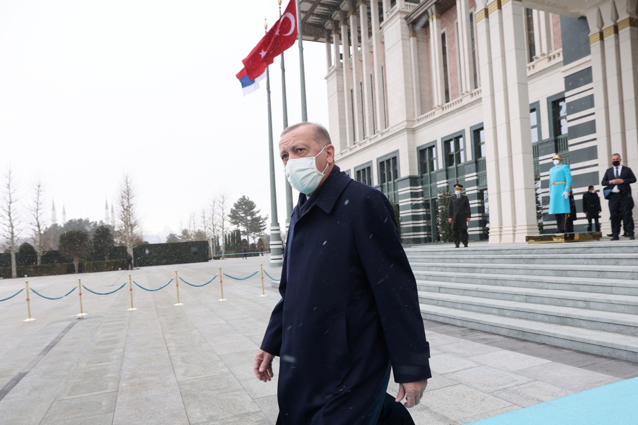 Poliţia din Turcia a arestat cinci persoane care s-au amuzat pe reţelele sociale că Erdogan are Covid