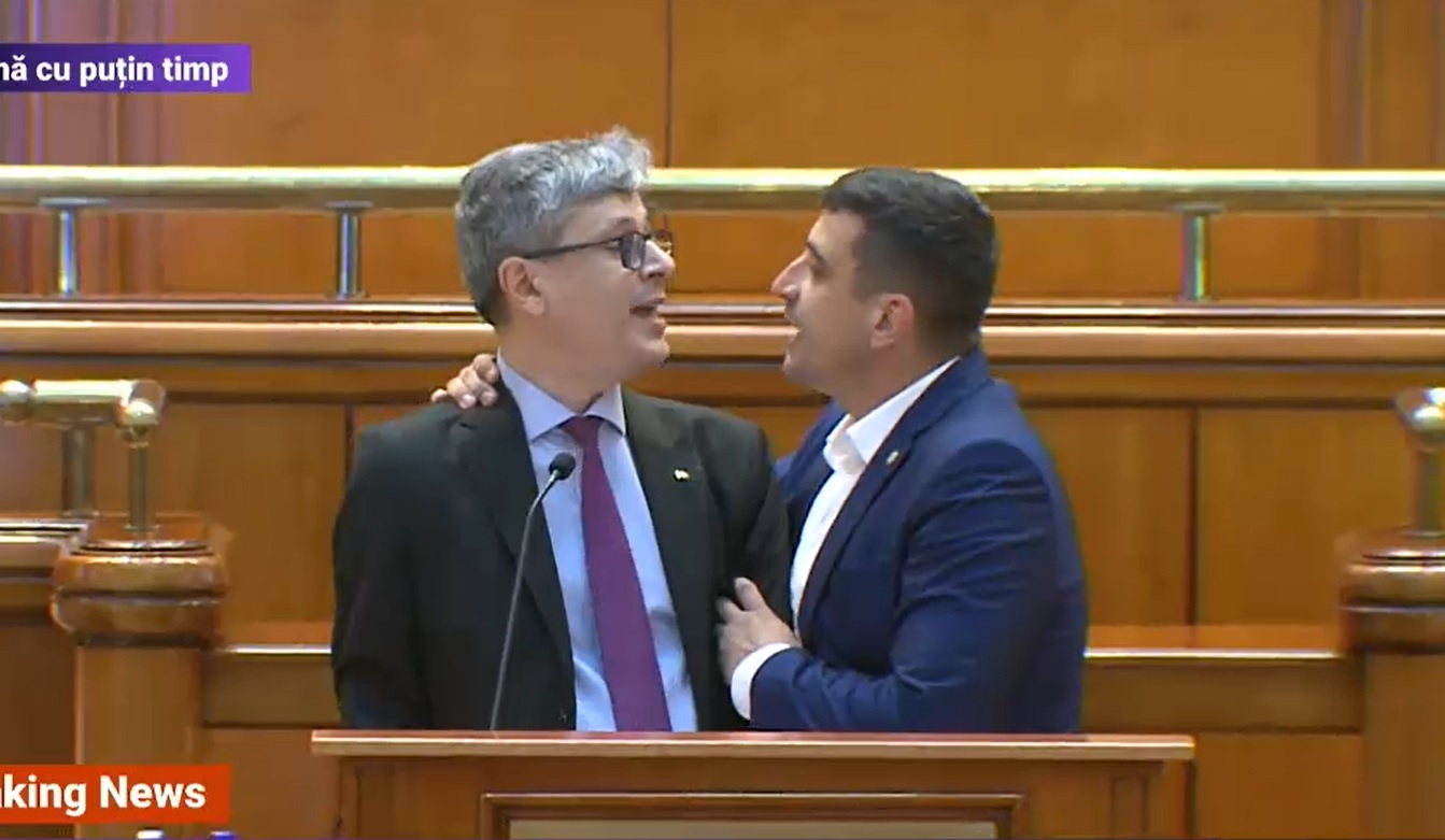 George Simion l-a luat de gât pe Virgil Popescu în timpul moțiunii împotriva ministrului Energiei. „Ești un hoț”/ „Ești un prost”
