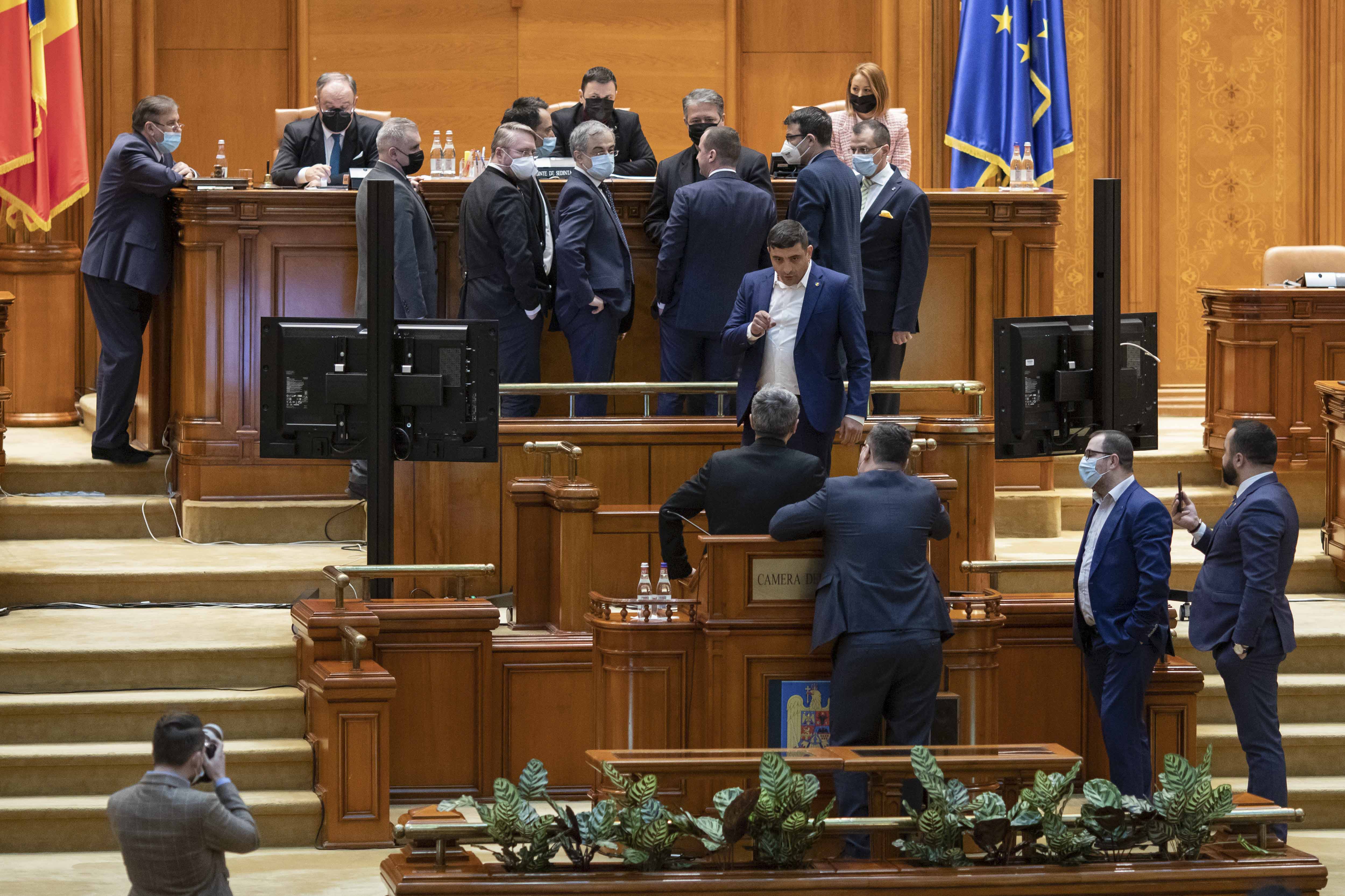 Sancțiuni propuse pentru deputații agresivi, după cazul George Simion: indemnizație tăiată la jumătate, timp de vorbire de 10 secunde