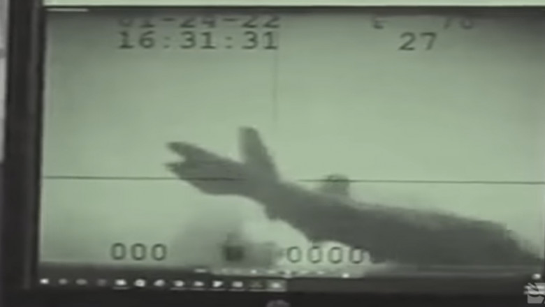 O înregistrare video postată pe rețelele sociale arată momentul prăbușirii unui avion invizibil F-35C pe un portavion al marinei americane,