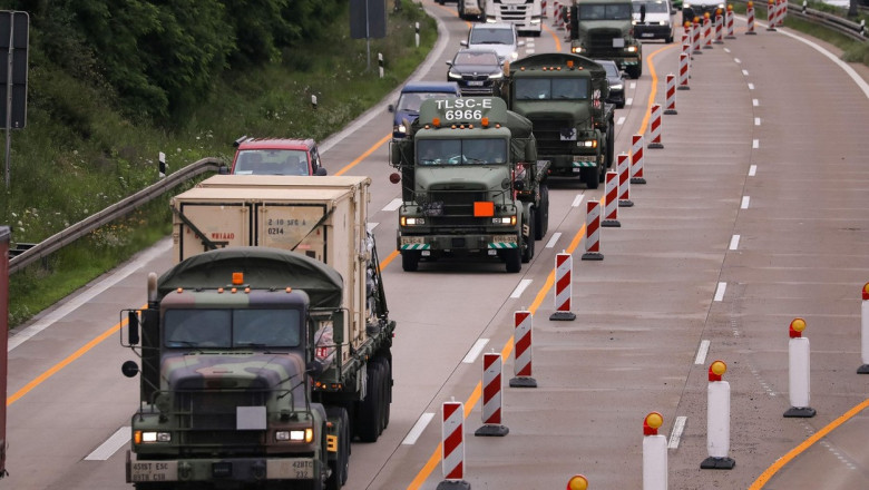 coonvoi militar american pe autostrada