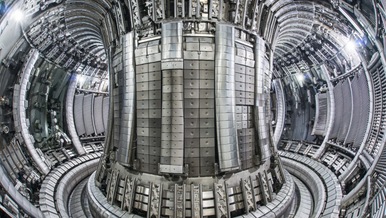 Laborator tokamak pentru experimente de fuziune nucleară