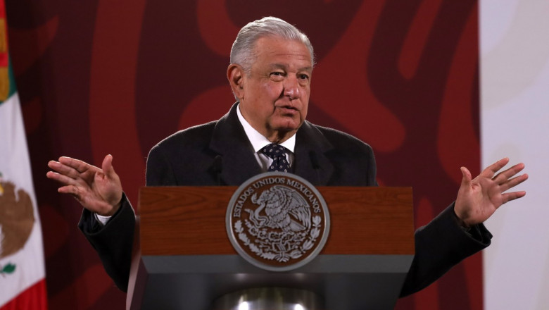 Andres Manuel Lopez Obrador face declarații.