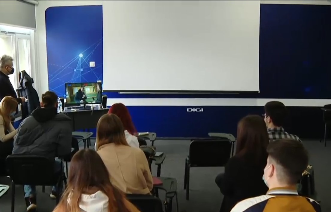 Grupul Digi investește în viitorii jurnaliști și amenajează laboratorul de televiziune din cadrul Facultății de Jurnalism