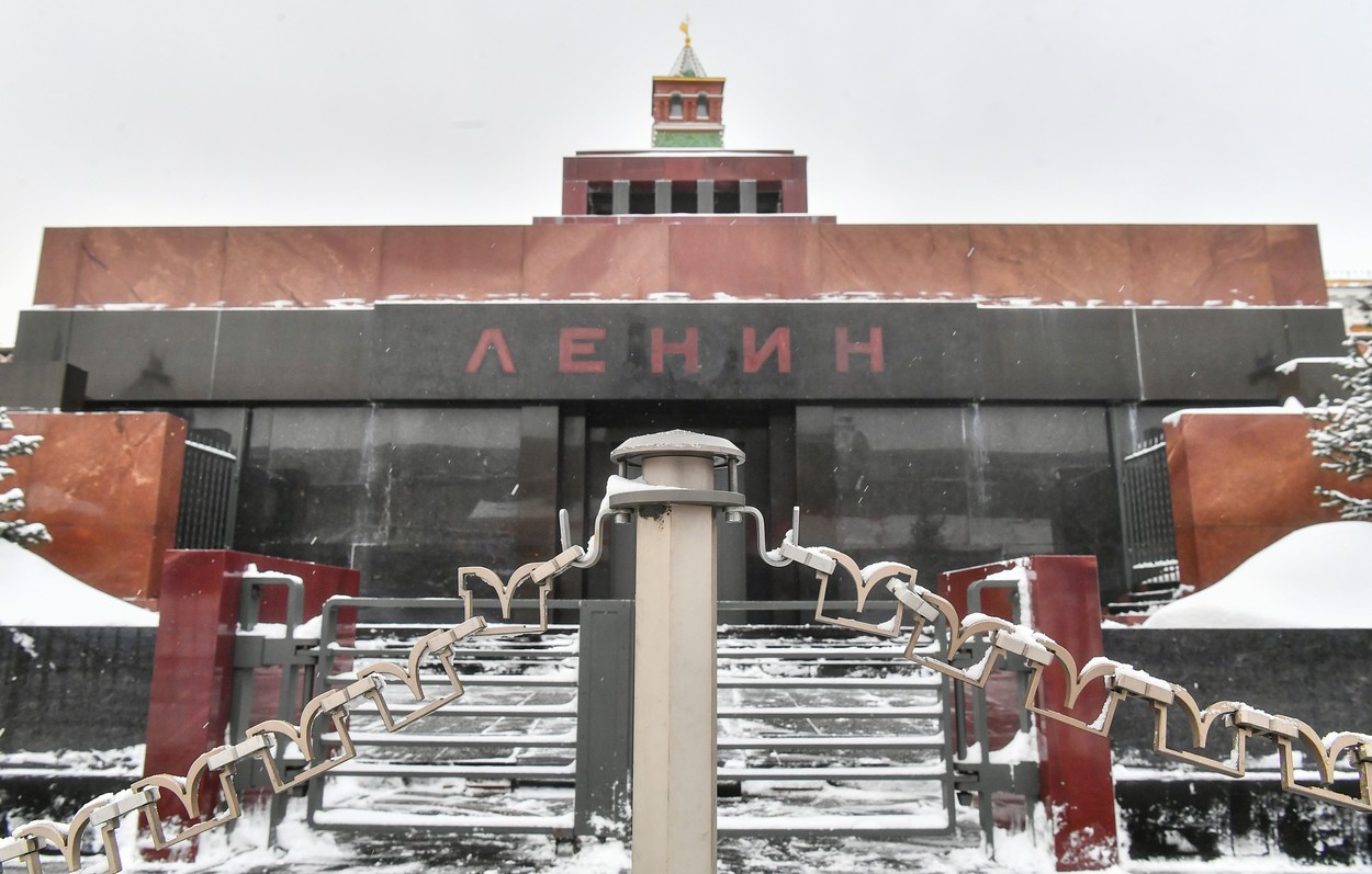 Mausoleul lui Lenin din Moscova, închis pentru lucrări de întreținere a corpului mumificat al liderului