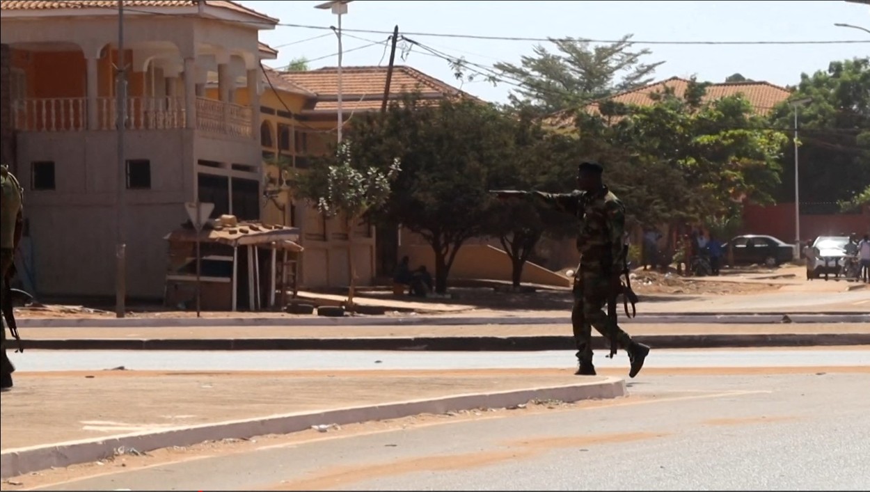 Tentativă de lovitură de stat în Guineea-Bissau. Focuri de armă trase în zona palatului guvernamental din capitală