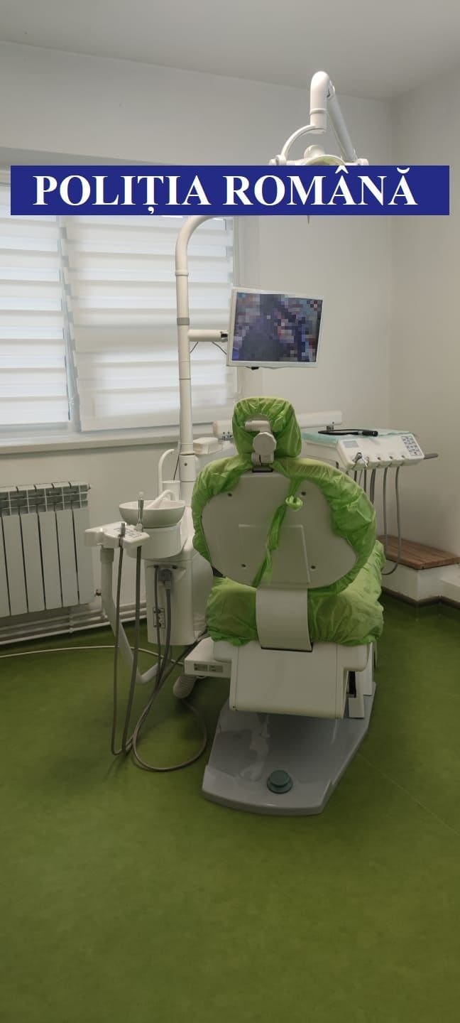 Medic estetician fals, prins în Cluj-Napoca. Ce au găsit polițiștii la percheziții