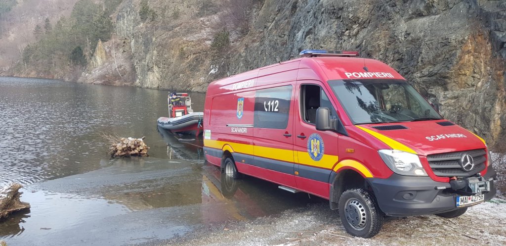 Doi bărbați au fost găsiți morți pe fundul unui lac de acumulare din județul Cluj