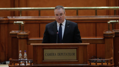 Nicolae Ciucă face declarații în Parlament.