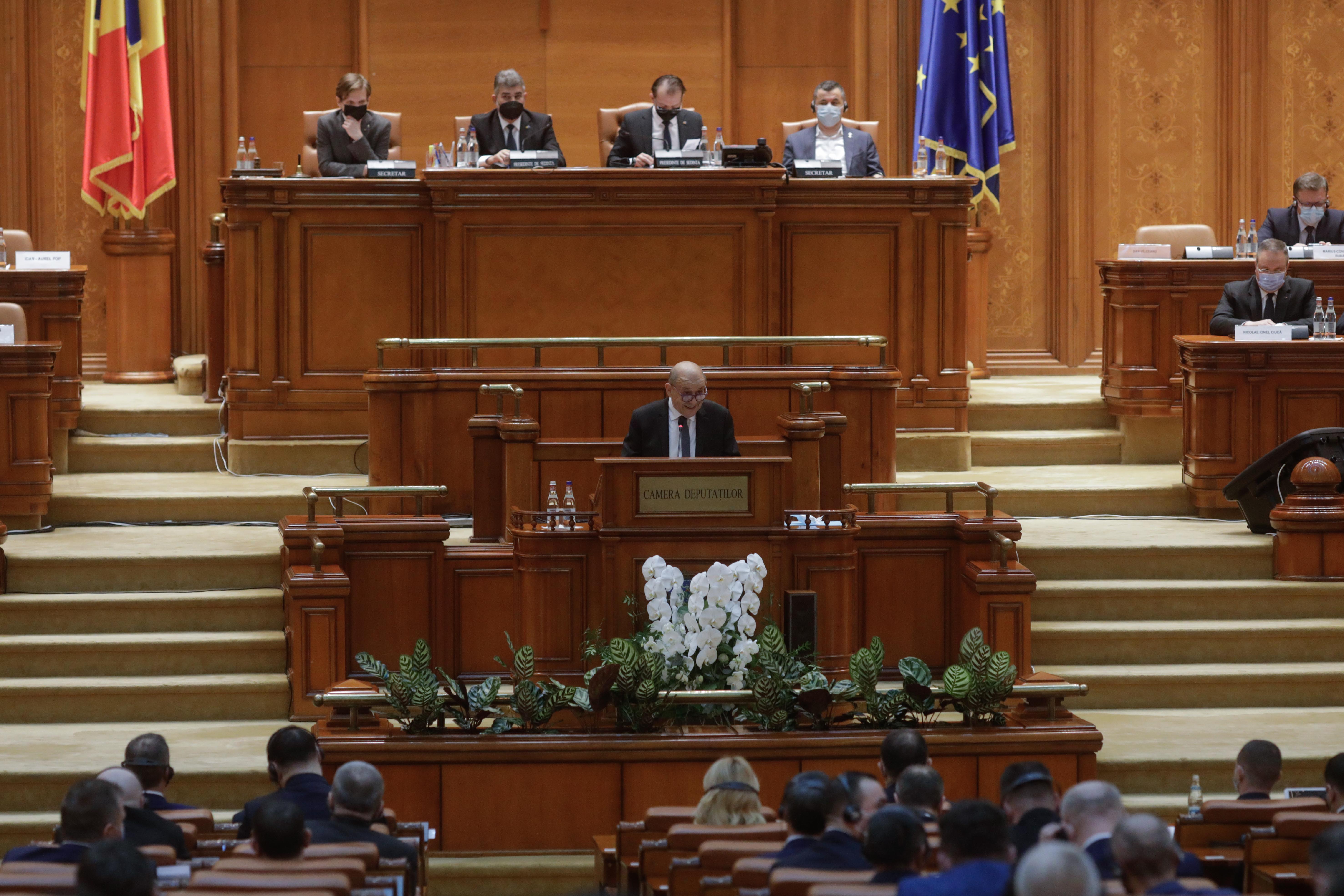 Şedinţă solemnă a Parlamentului dedicată aniversării a 15 ani de la aderarea României la UE