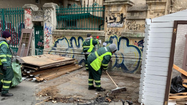 Chioșcuri demolate în București.