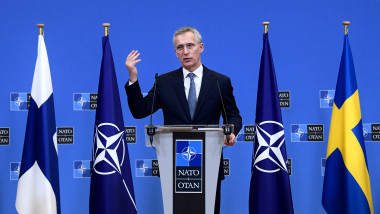NATO a precizat în mai multe rânduri că încearcă în continuare un dialog cu Rusia, dar că este „pregătită și pentru ce e mai rău”.