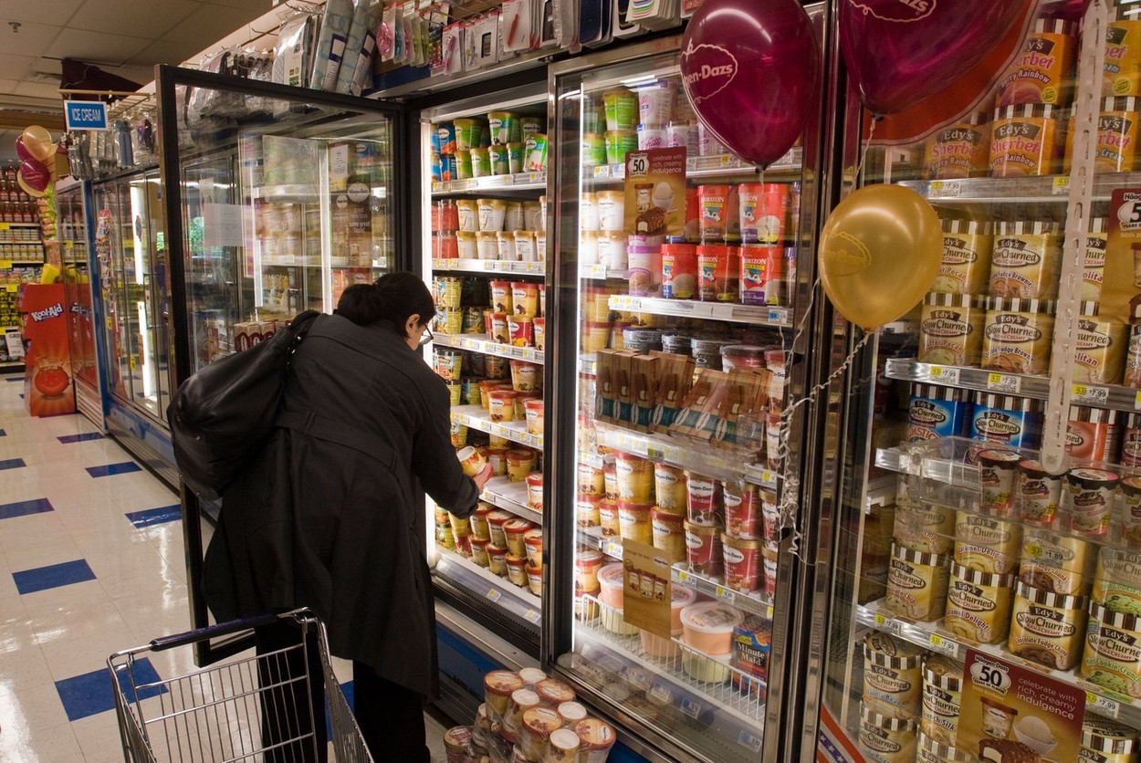 Carrefour anunță retragerea de la vânzare a unor produse contaminate cu oxid de etilenă