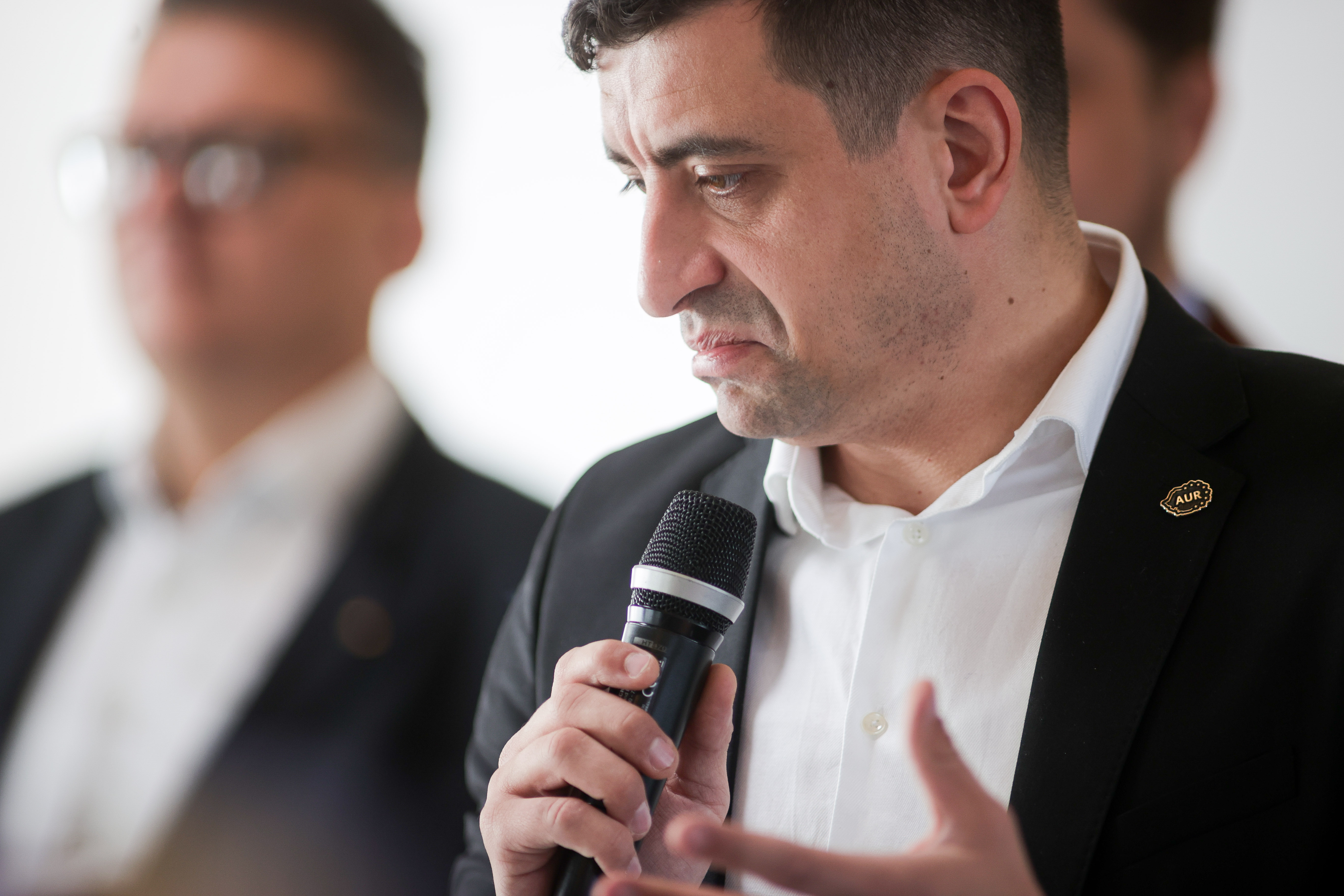 Un nou scandal în Parlament. George Simion: Să fiu sancționat pentru faza cu Popescu, dar ce treabă au filmările?