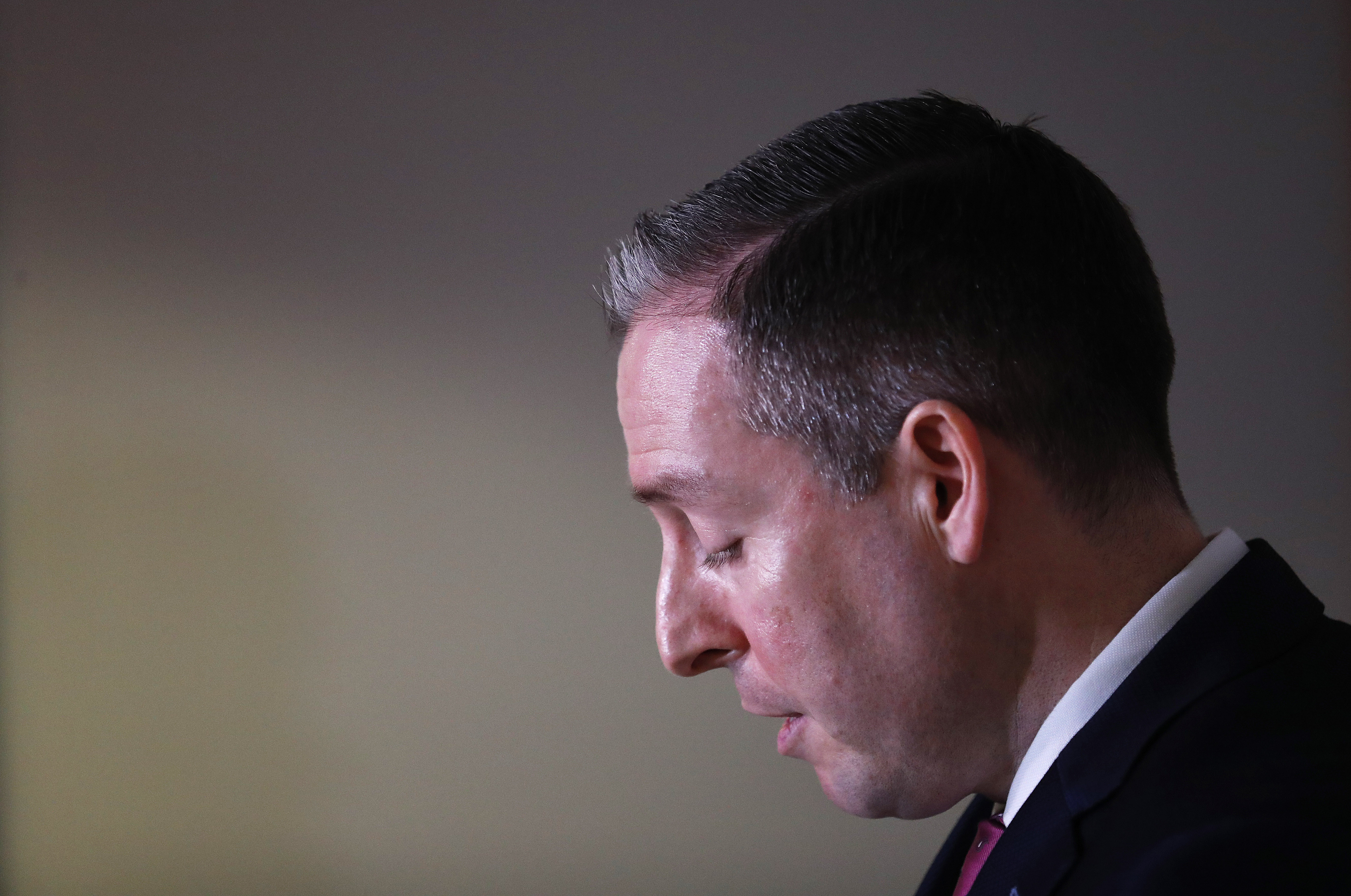 O nouă criză politică în Irlanda de Nord, după ce premierul și-a dat demisia din cauza nemulțumirilor post-Brexit