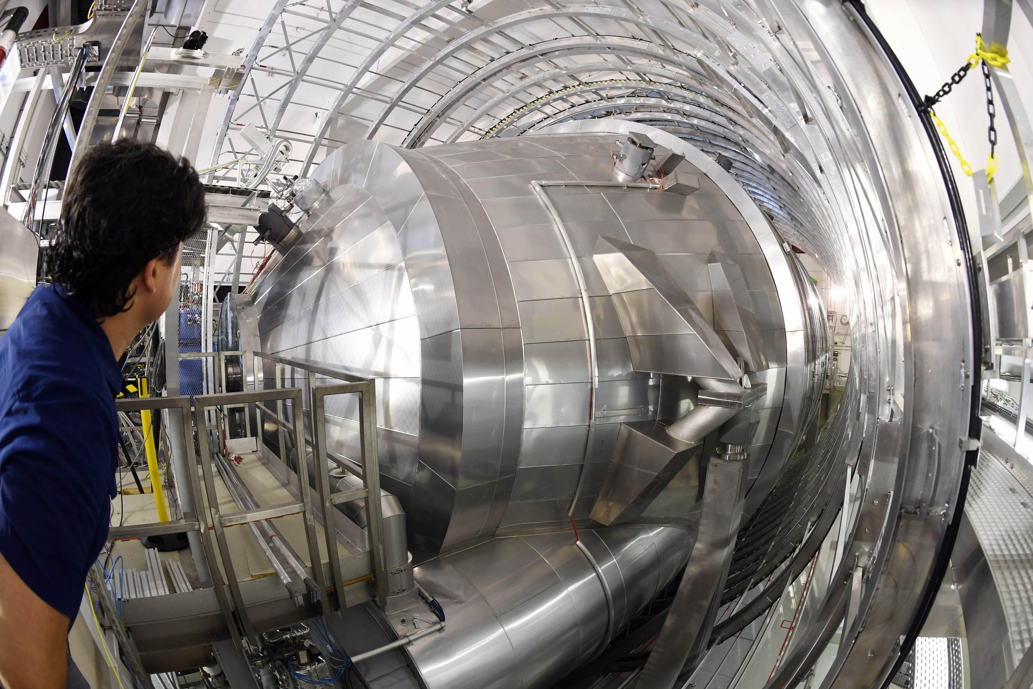 Fizicienii au estimat masa unui neutrino, particula care „scaldă tot Univesul” şi a cărei existenţă a fost postulată acum 90 de ani