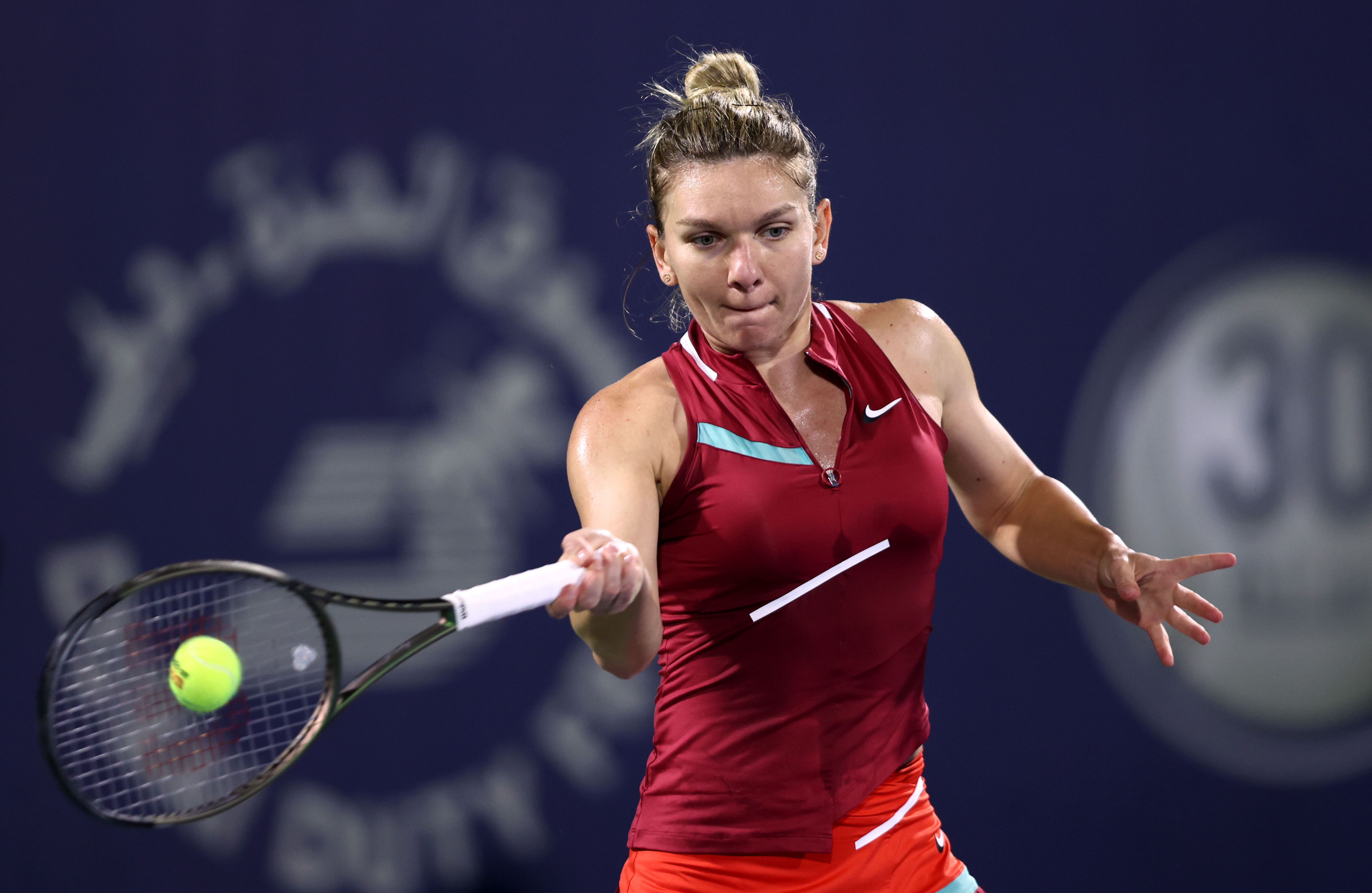 Simona Halep s-a calificat în turul 2 la turneul de tenis de la Dubai. Begu și Ruse debutează marți