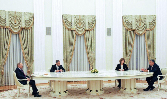 Moscow, Russia. 1st Feb, 2022. Russia's President Vladimir Putin (L) and Hungary's Prime Minister Viktor Orban (R) hold a meeting at the Moscow Kremlin. Credit: Mikhail Klimentyev/Russian Presidential Press and Information Office/TASS/Alamy Live News