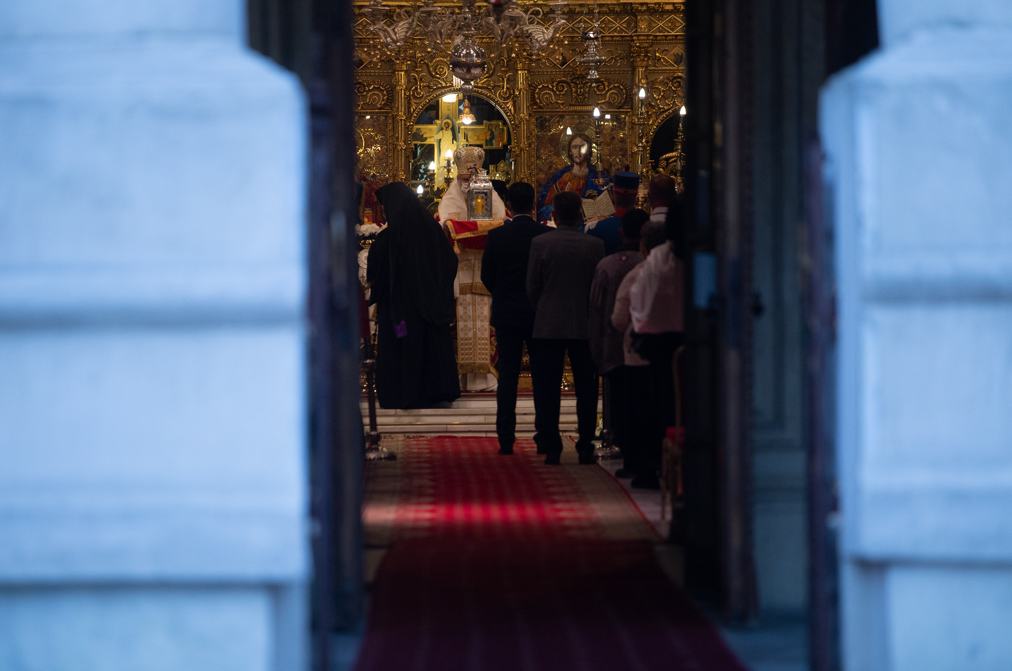 BOR: Biserica Ortodoxă plăteşte impozite conform legii. Știrea că Biserica nu ar plăti impozite este falsă