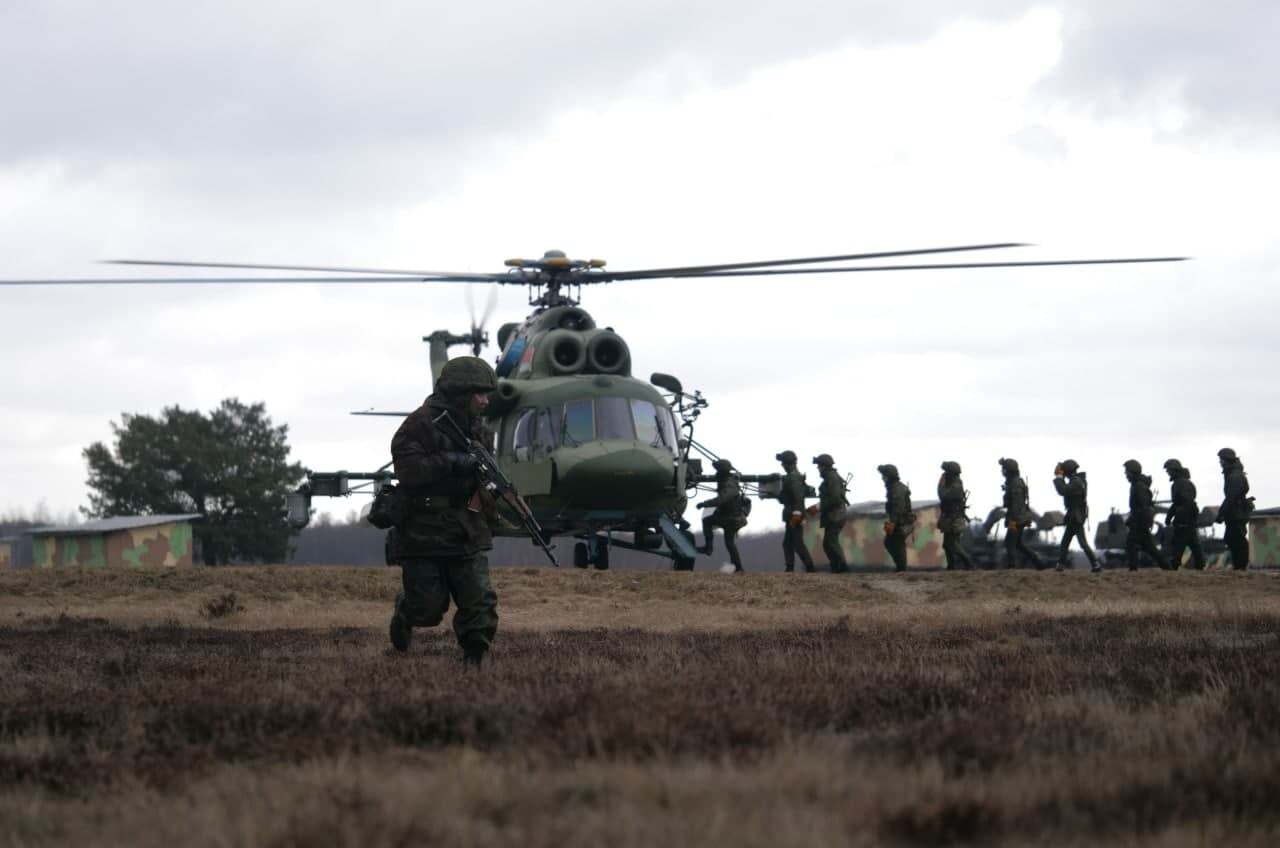 Sondaj CNN: Jumătate dintre ruși cred că folosirea armatei pentru a împiedica Ucraina să intre în NATO ar fi corectă