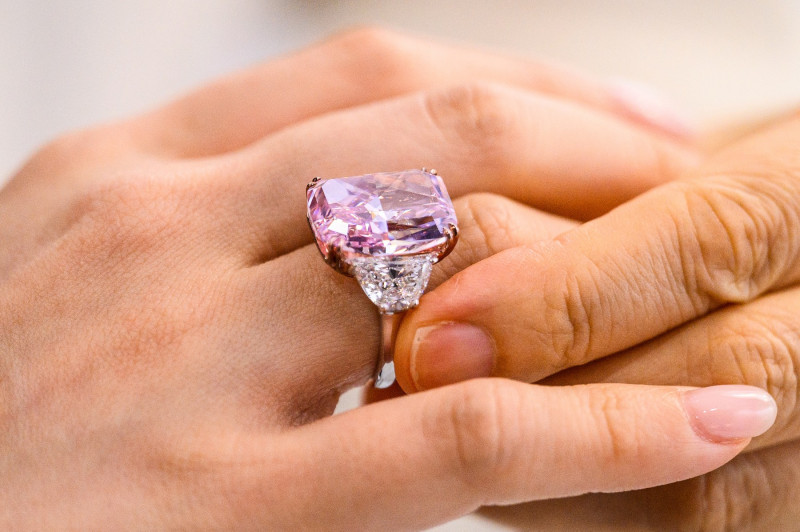 „Sakura” este un diamant roz-purpuriu de 15,81 de carate