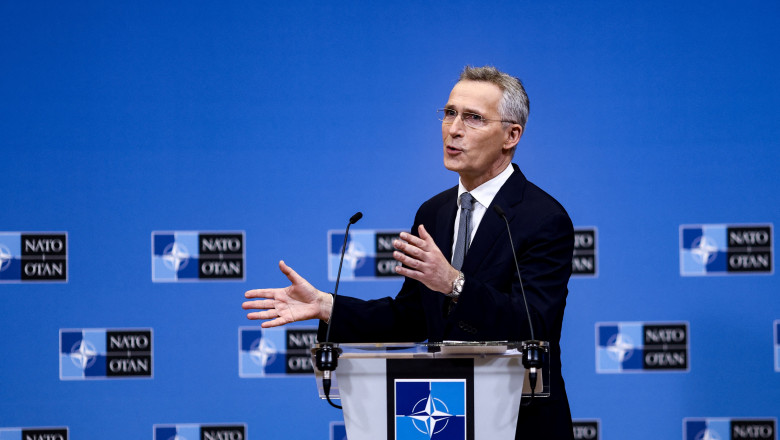 NATO anunță că Rusia continuă să-și accentueze prezența militară la granițele Ucrainei.