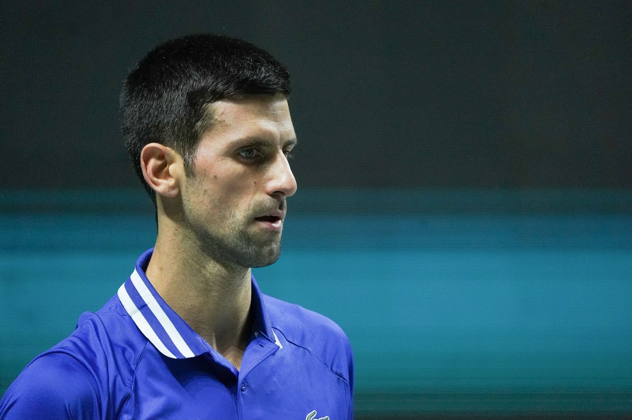 Djokovic, ironizat după ce a spus că nu e anti-vaxer: „Nu suntem o companie aeriană, dar operăm zboruri cu avioane”