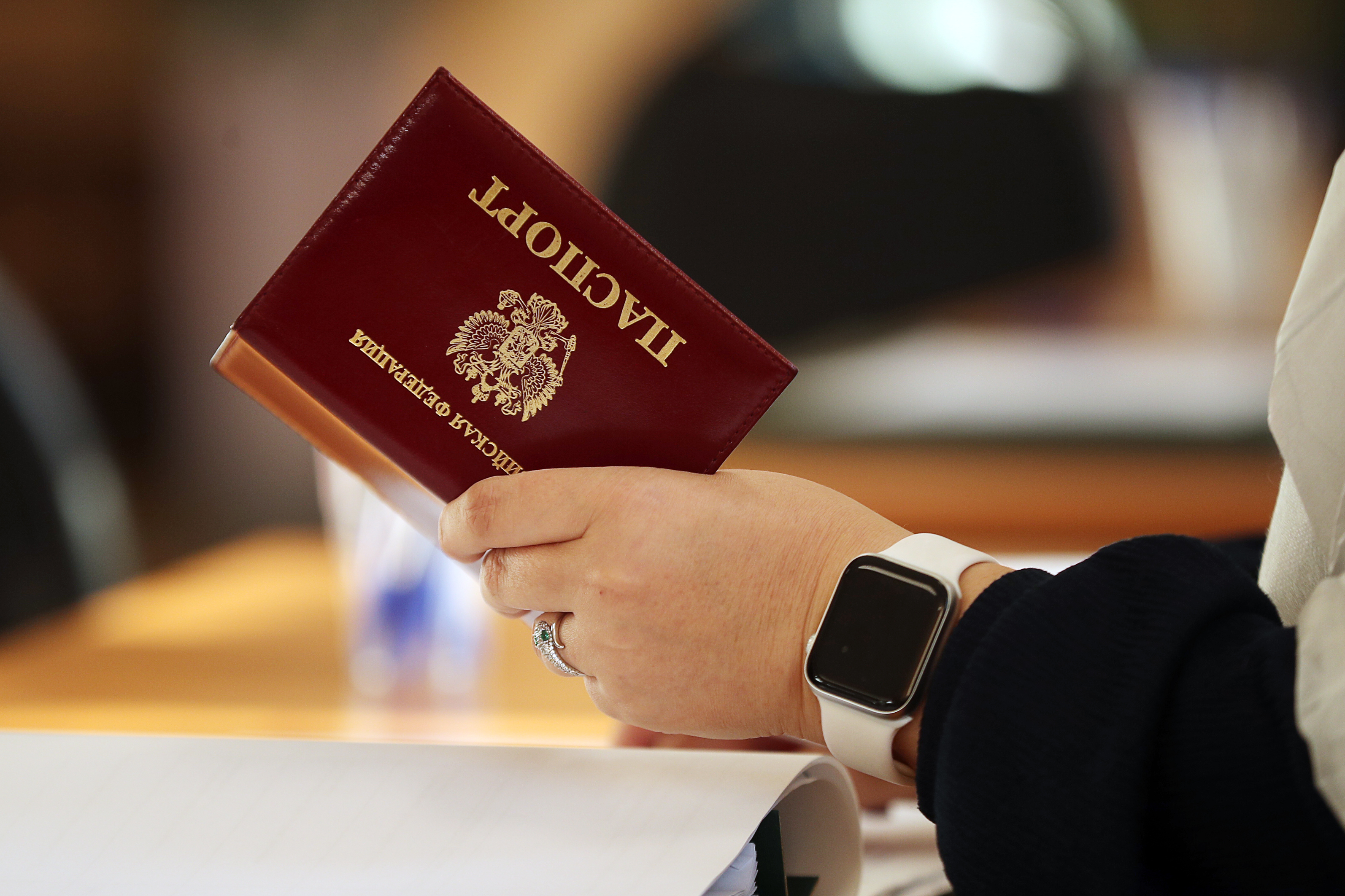UE a decis să suspende complet acordul de facilitare a vizelor pentru cetățenii ruși