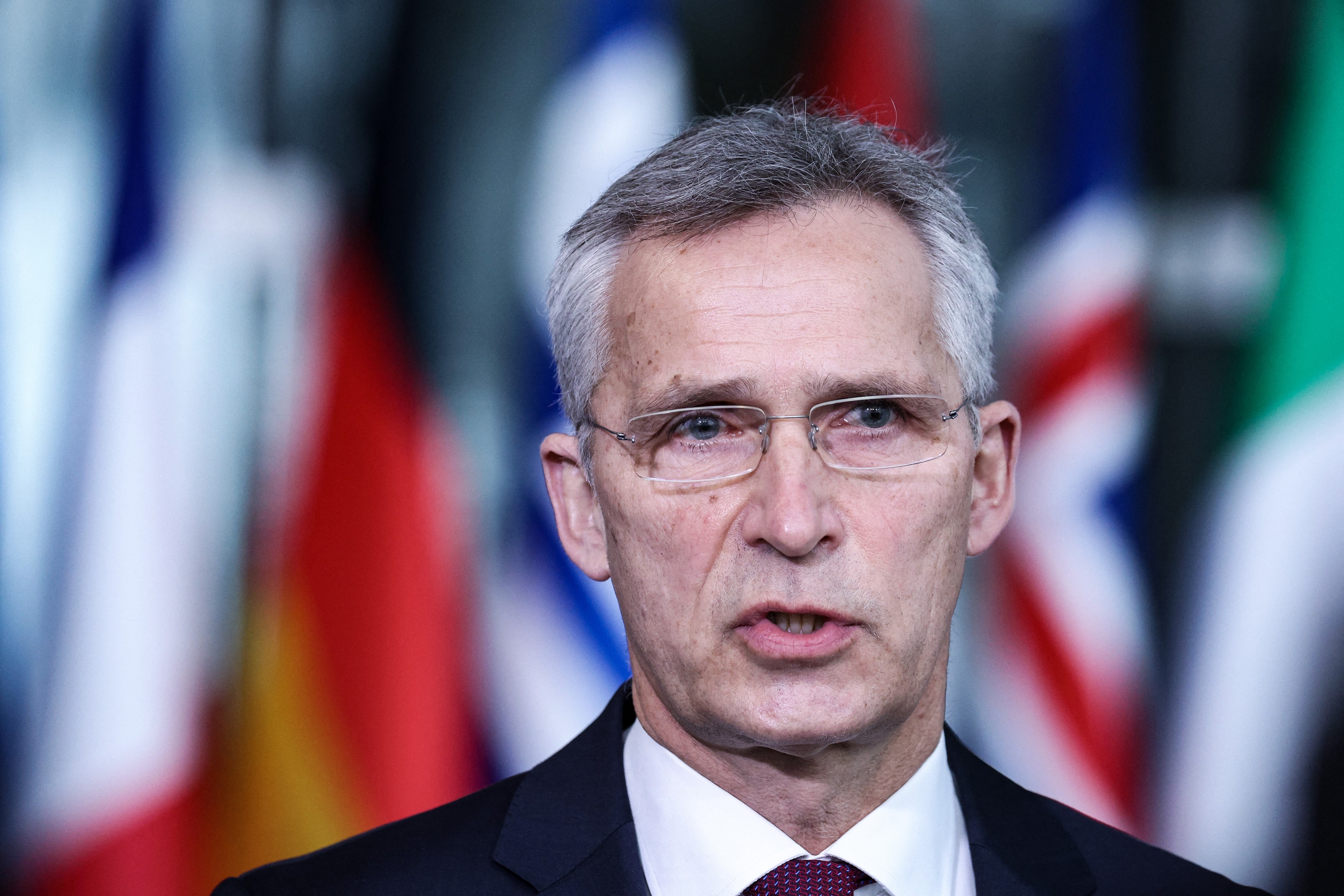 NATO își va echipa forțele împotriva atacurilor biologice, chimice sau nucleare și va oferi astfel de echipamente și Ucrainei