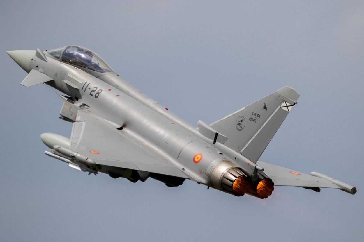 Eurofighter spaniole din Bulgaria, ridicate pentru a intercepta două avioane. Nu au fost identificate pentru că s-au retras repede