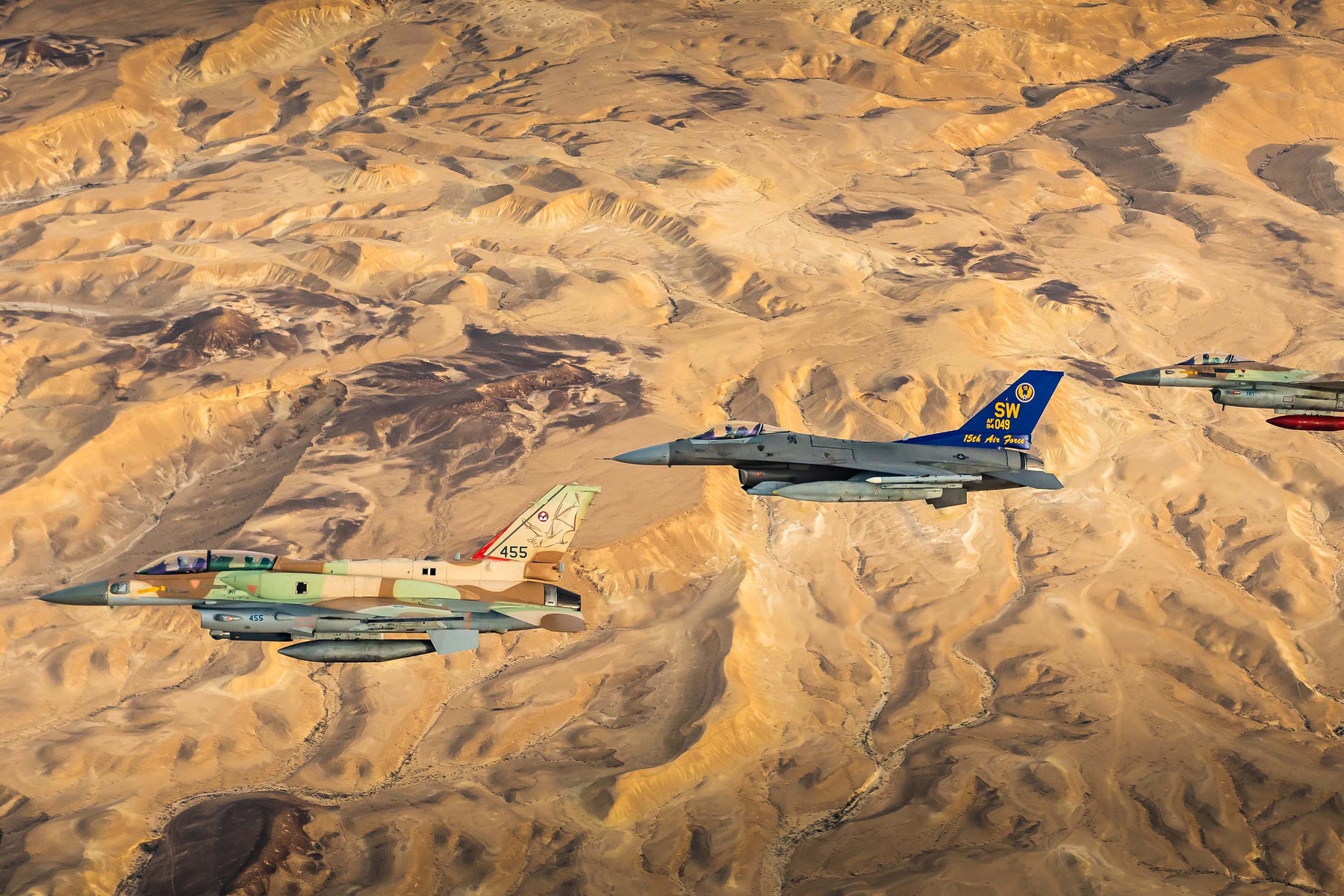 Israelul a trimis avioane de luptă și a activat sistemul de apărare antiaeriană pentru a intercepta o dronă venită din Liban