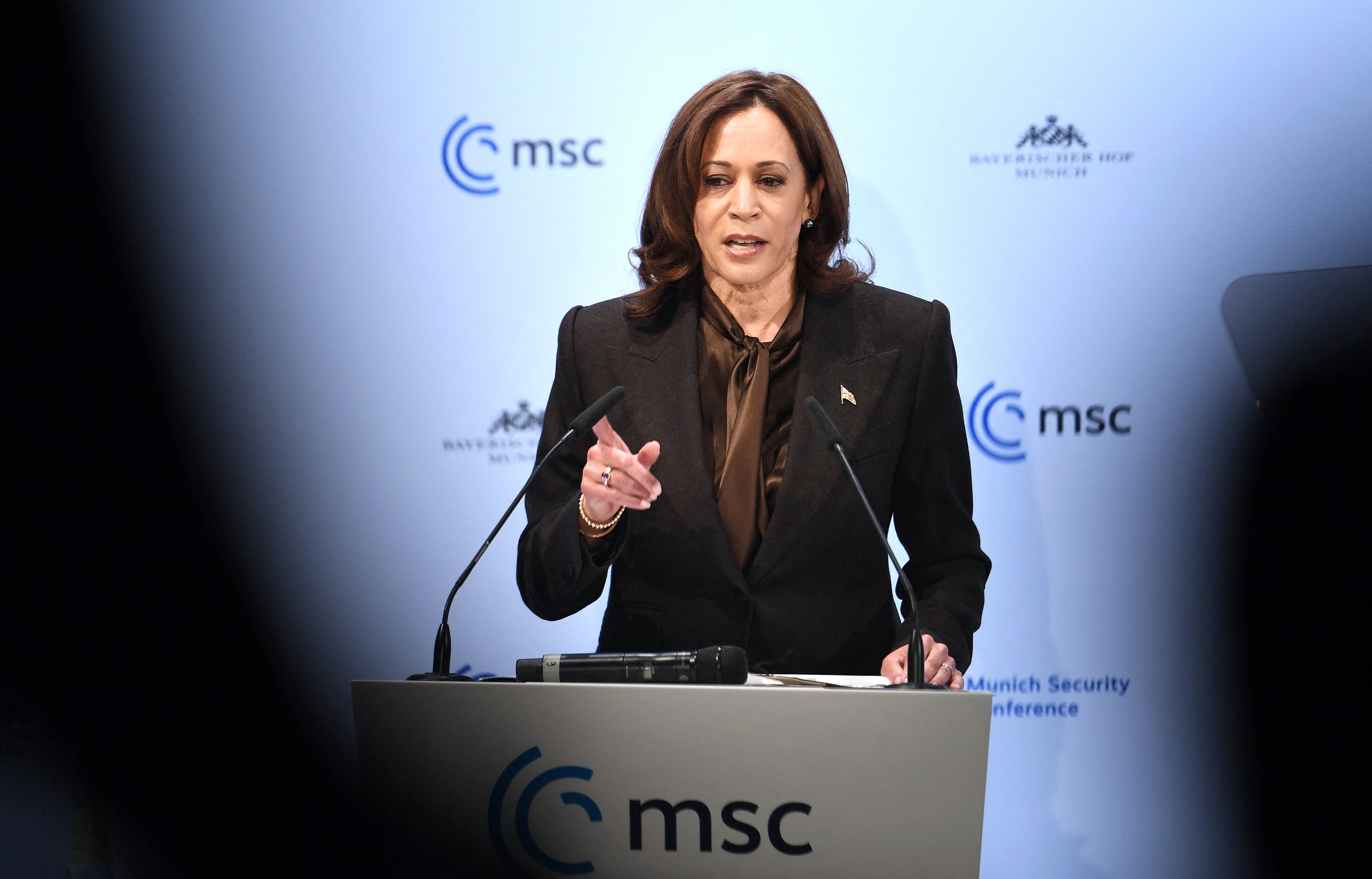 Kamala Harris avertizează Rusia cu sancțiuni fără precedent dacă va invada Ucraina. „Granițele statelor nu pot fi schimbate cu forța”