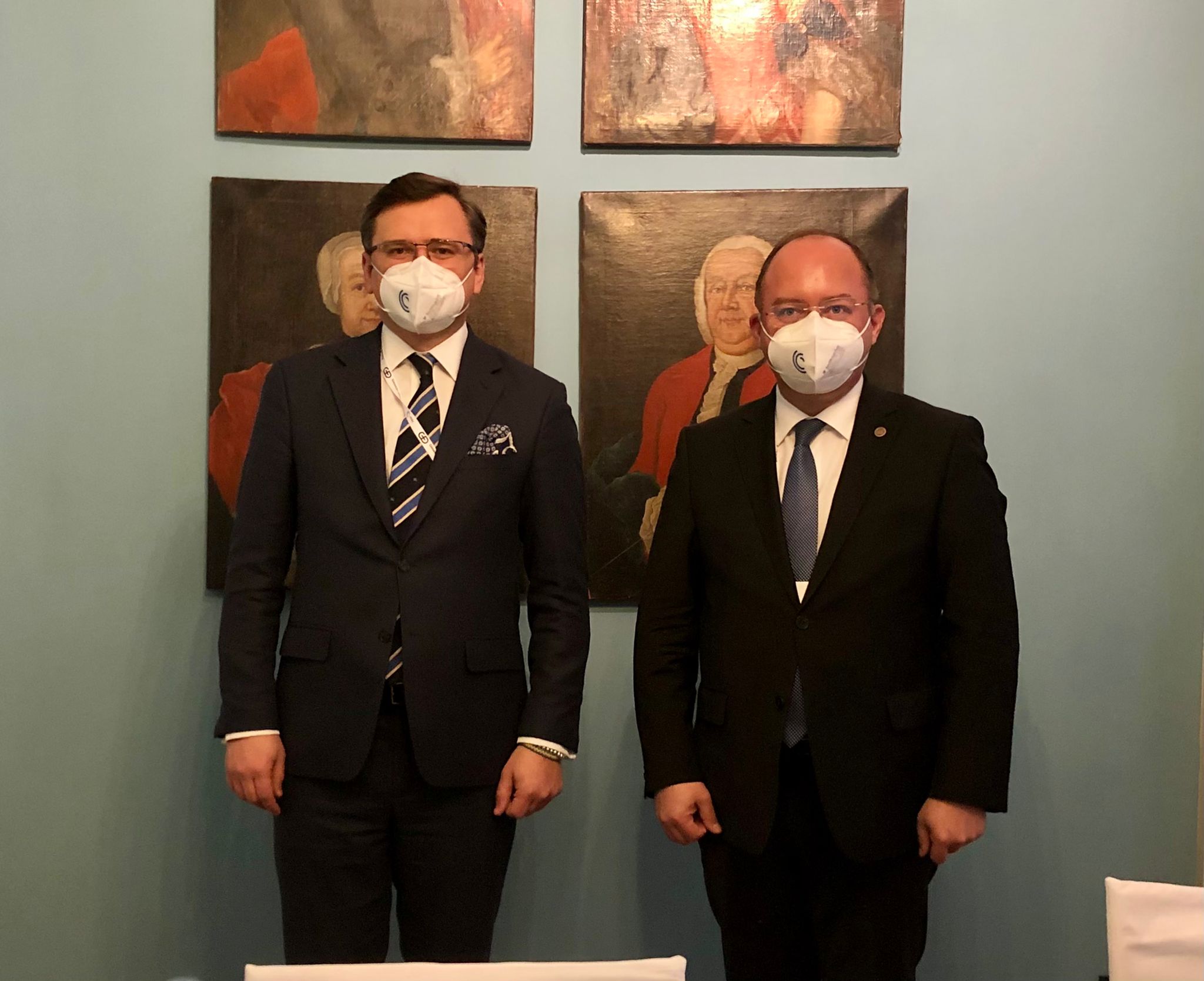 Aurescu a discutat cu ministrul ucrainean de externe: Oferim tot sprijinul și solidaritatea pentru Ucraina în acest moment critic