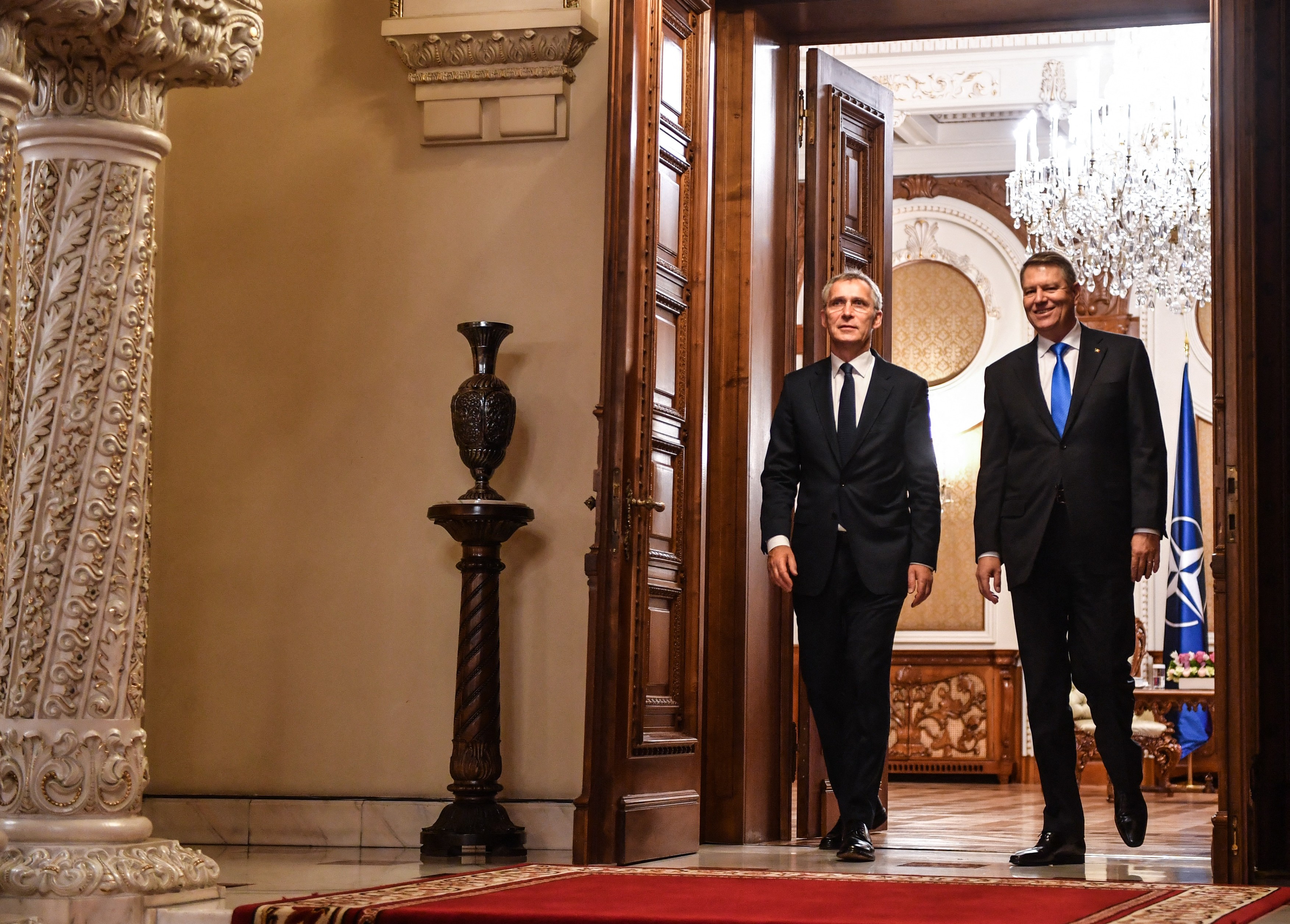 Secretarul general al NATO sosește vineri în România. Stoltenberg va vizita alături de Iohannis baza militară de la Mihail Kogălniceanu
