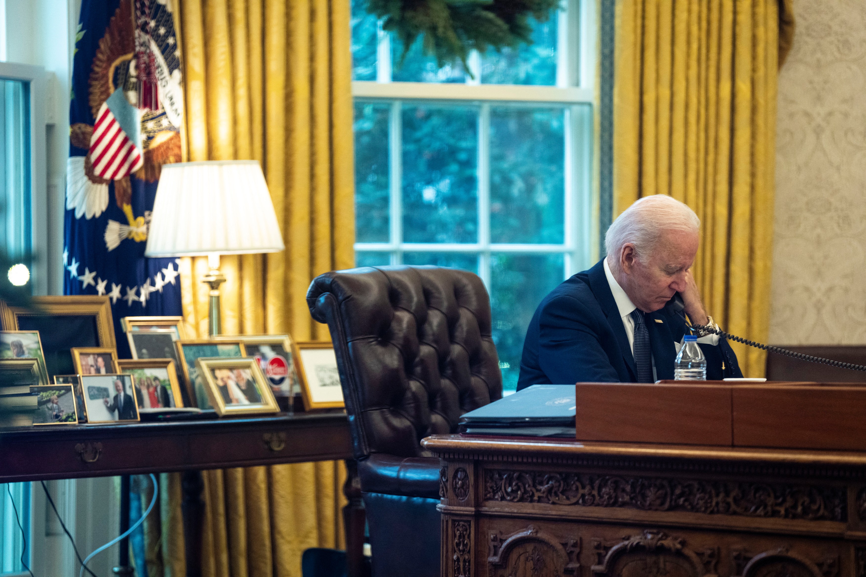 Joe Biden vorbește vineri cu Klaus Iohannis, secretarul general al NATO și alți lideri europeni despre criza din Ucraina