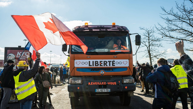 camion care participa la protestul convoiul libertatii in franta