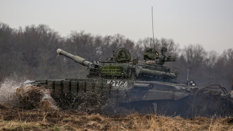 Rusia a comasat trupe lângă graniţa cu Ucraina