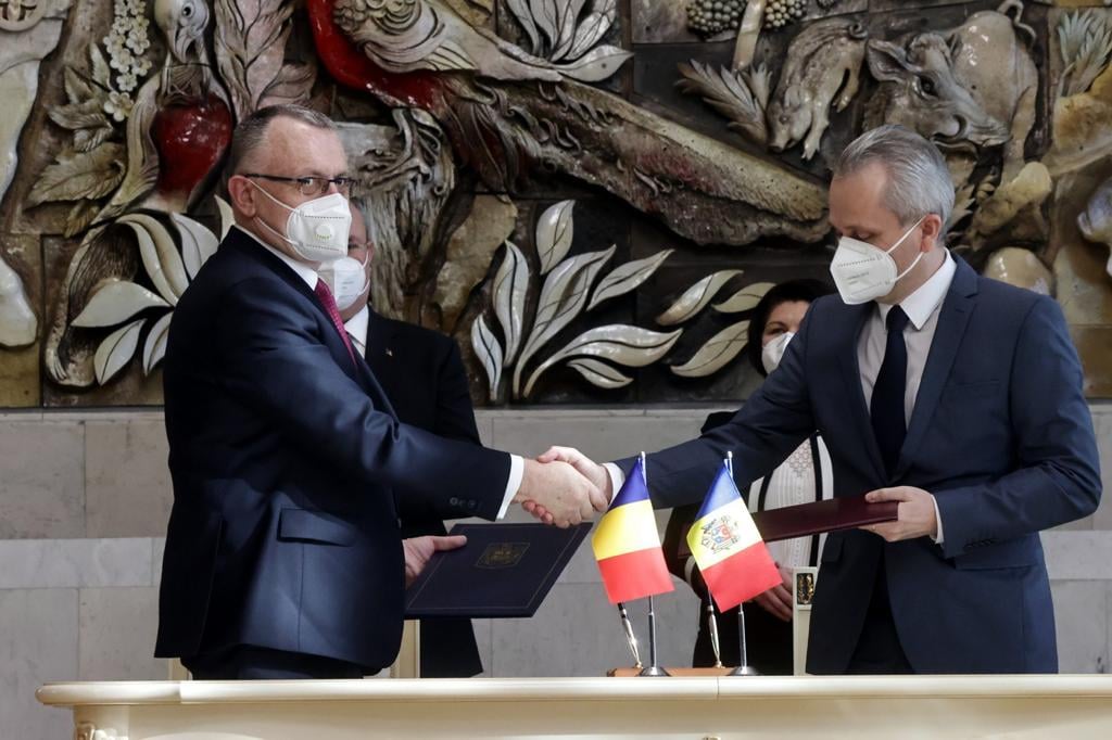 România va acorda anual 2.550 de burse pentru cetățenii din Republica Moldova