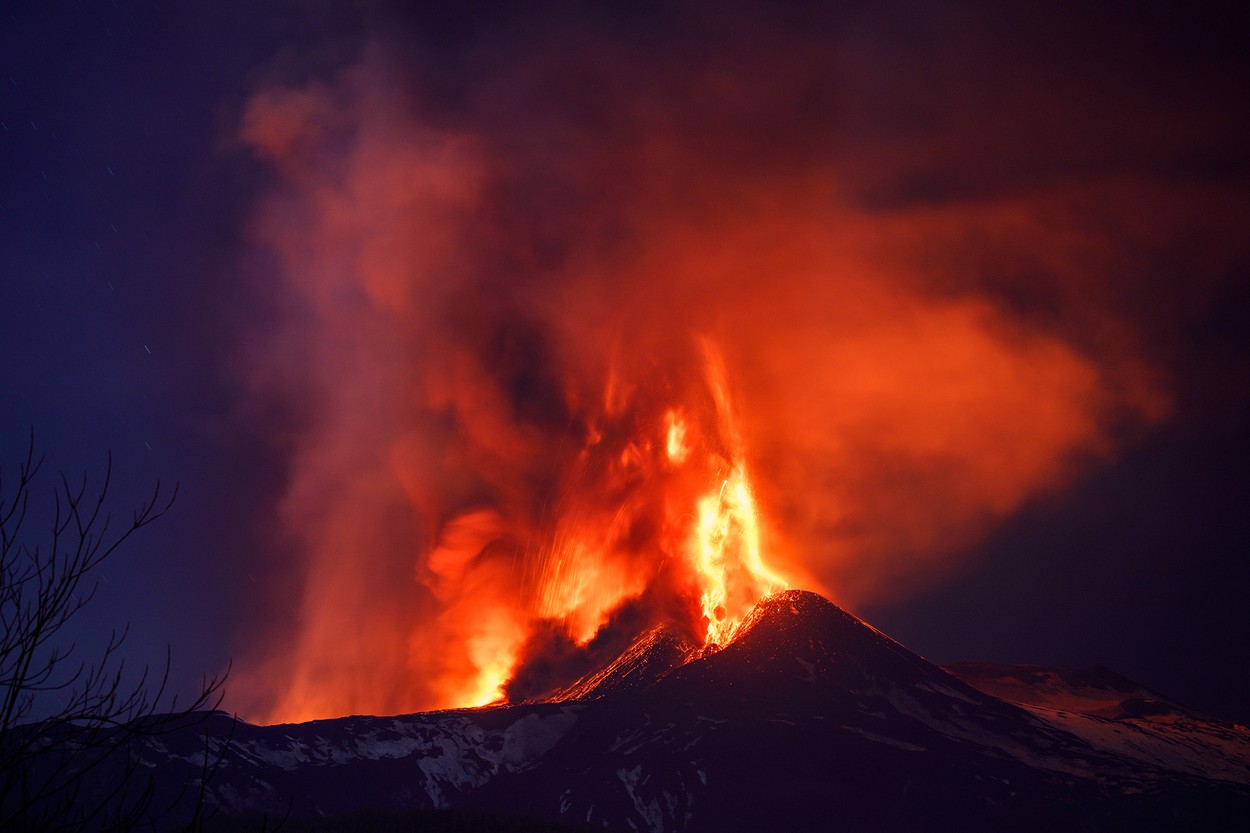 Etna, cel mai activ vulcan din Europa, a erupt din nou