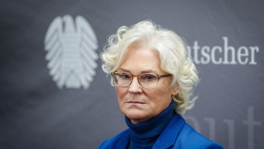 ministrul german al apărării, Christine Lambrecht.