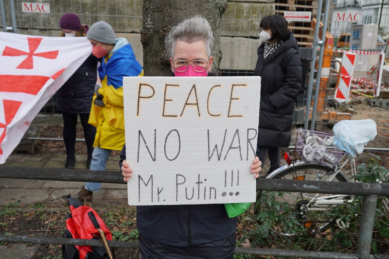 Anti-Putin protest in front of the Russian consulate, Hamburg, Germany - 24 Feb 2022