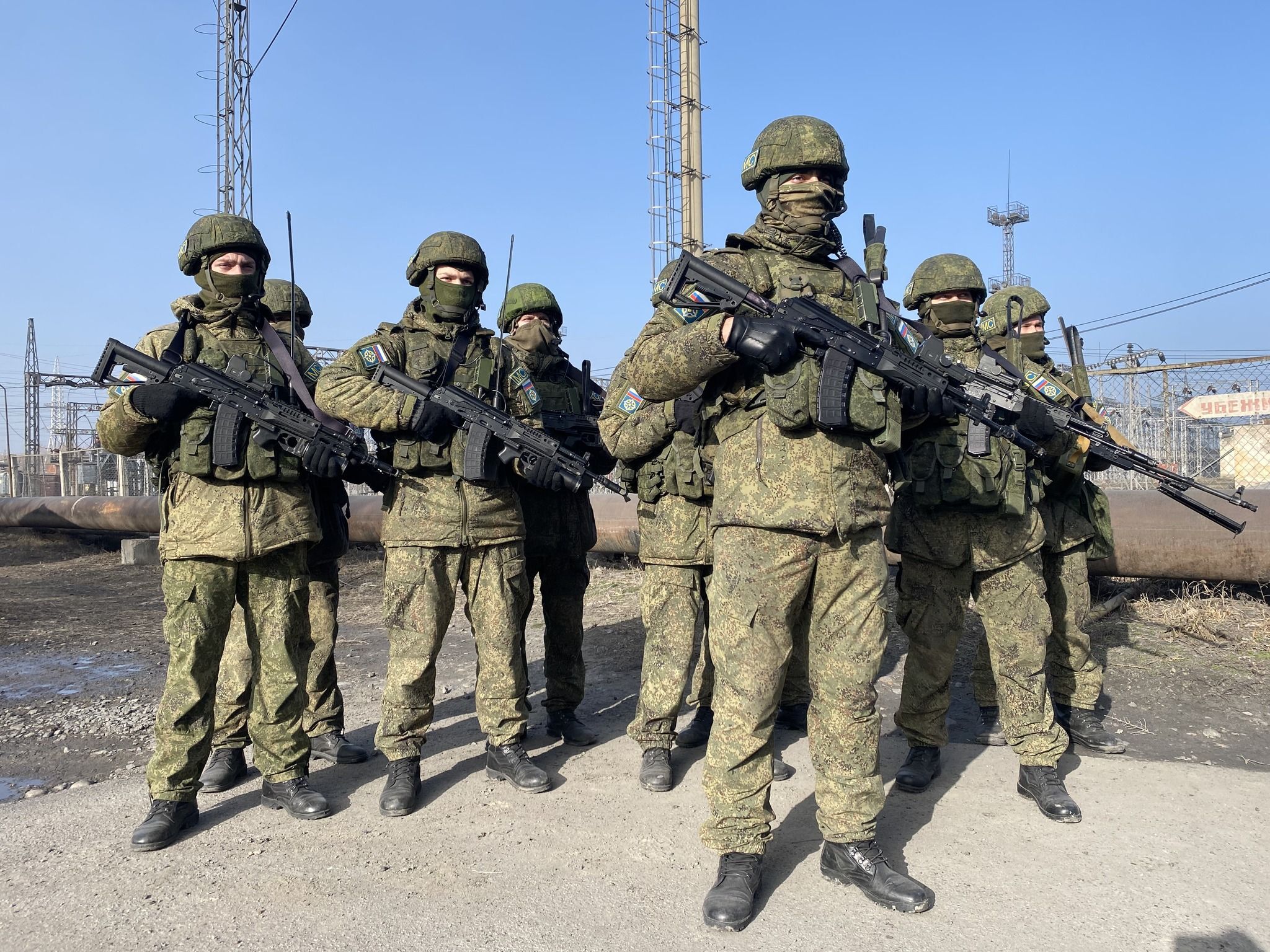 Armata Roşie 2.0. Unor femei din Ucraina le-au apărut pe Tinder profilurile unor militari ruşi aflaţi „în zonă”