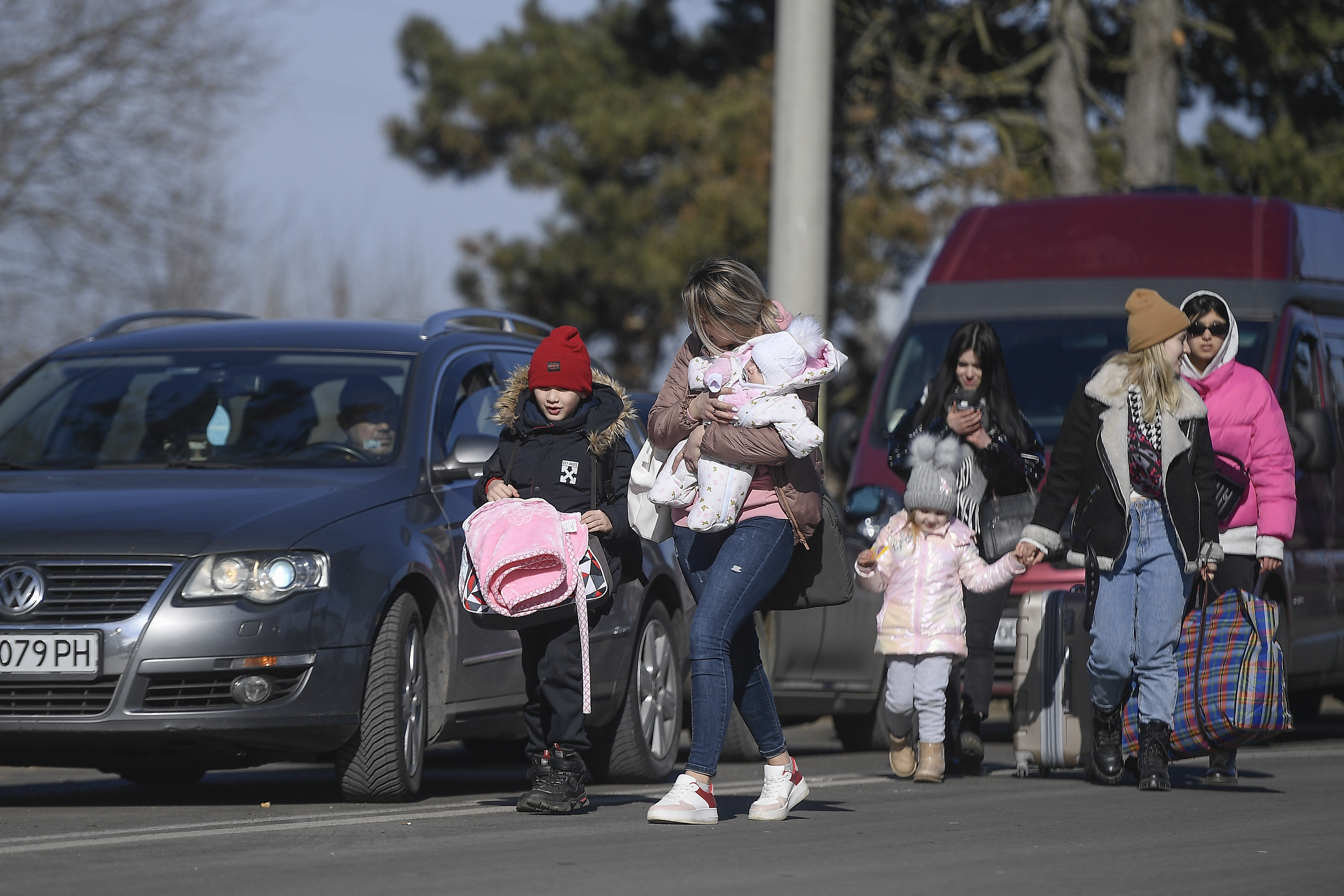 Cîţu, despre refugiaţii din Ucraina: Am discutat cu preşedinţii de CJ şi primarii liberali, le-am spus să le ofere toate condițiile