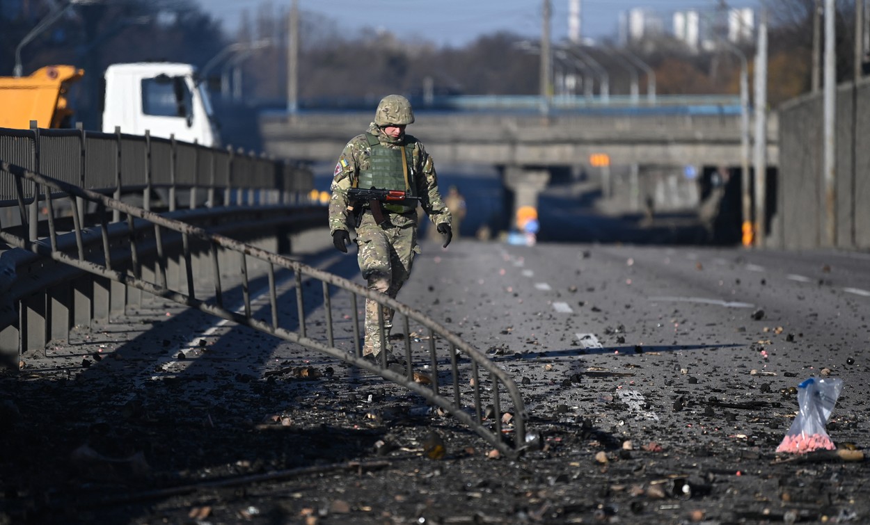 A cincea zi de război în Ucraina. Explozii în Kiev și Harkov. Bombardament în Cernihiv, o rachetă a distrus un bloc de locuințe