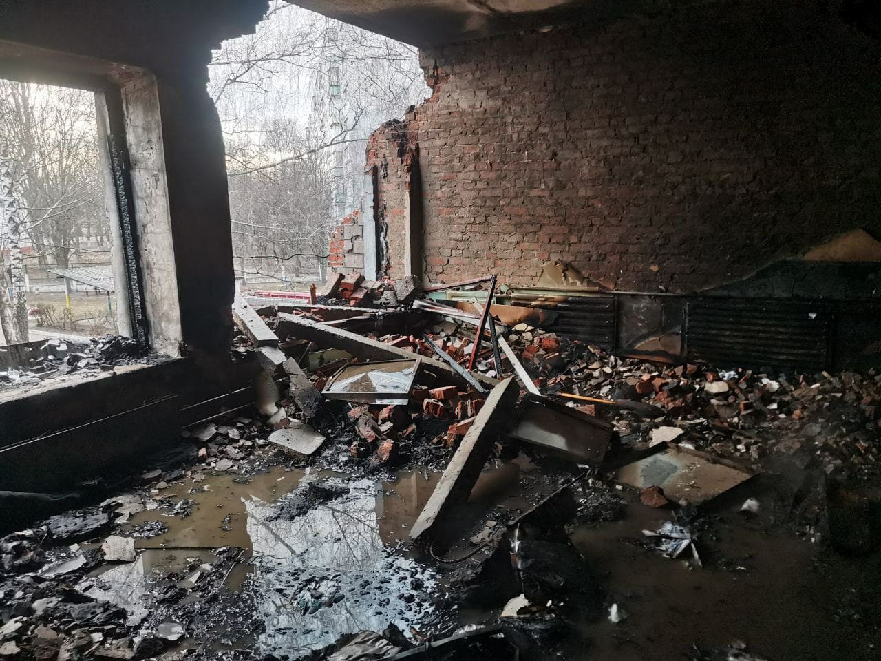 FOTO. O grădiniță din nordul Ucrainei, distrusă de obuze trase de militari ruși